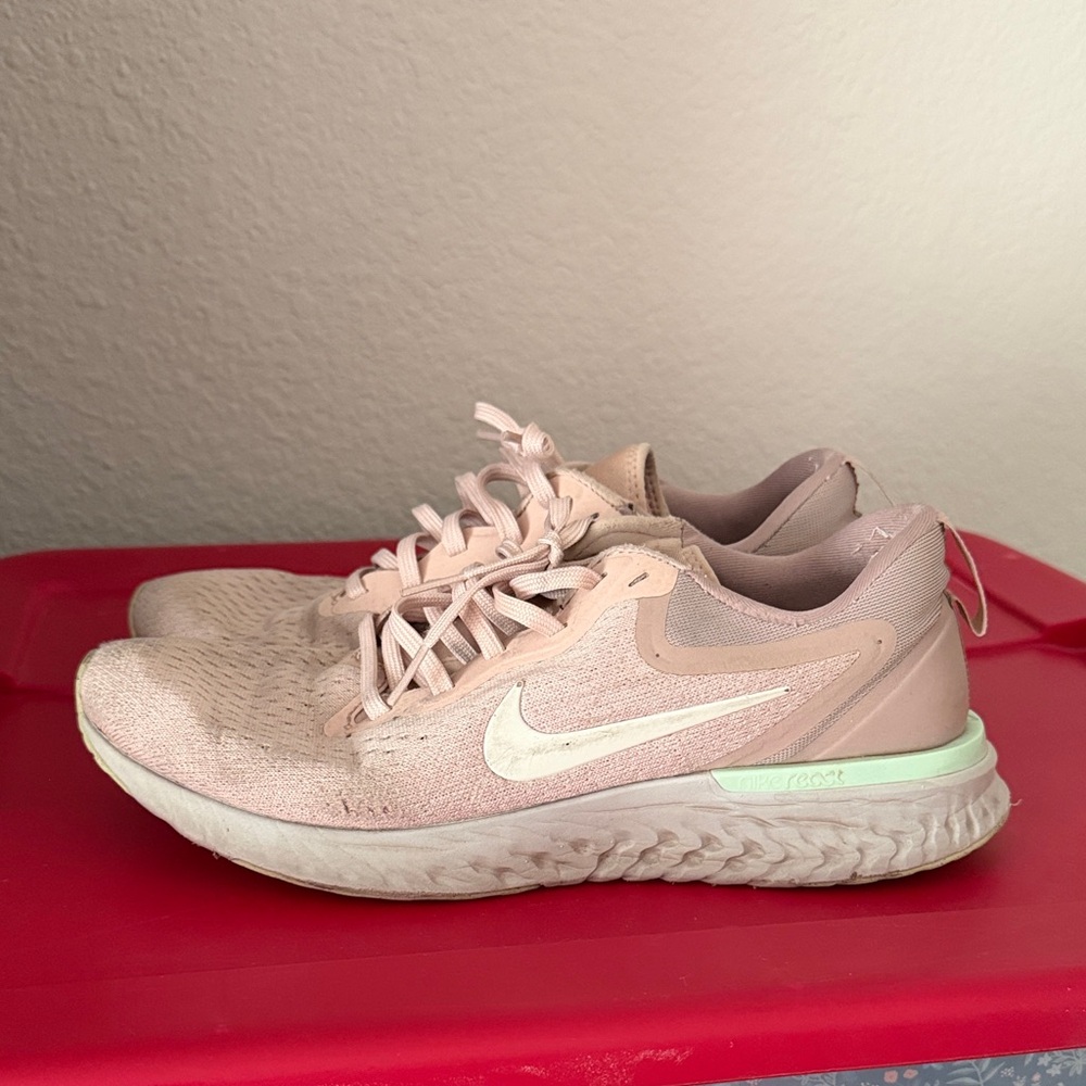Nike Wmns Odyssey React 'Particle Beige